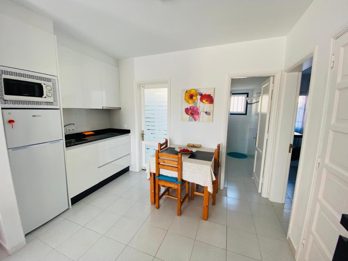 Ferienwohnung Aguazul - A Pie De Piscina Y Vistas Al Mar Puerto del Carmen  Exterior foto