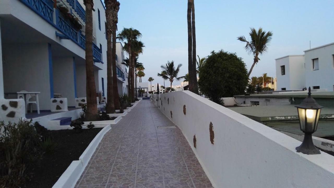 Ferienwohnung Aguazul - A Pie De Piscina Y Vistas Al Mar Puerto del Carmen  Exterior foto